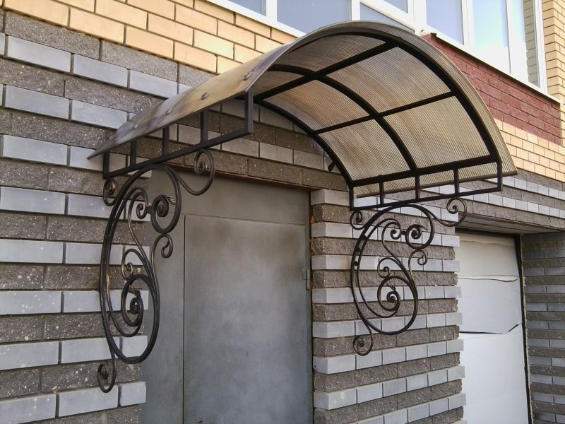 Козырёк с элементами ковки 3