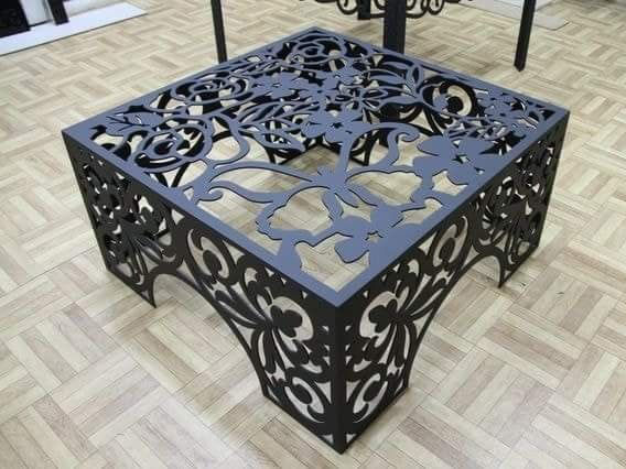 Стол журнальный декоративный "Фауна"